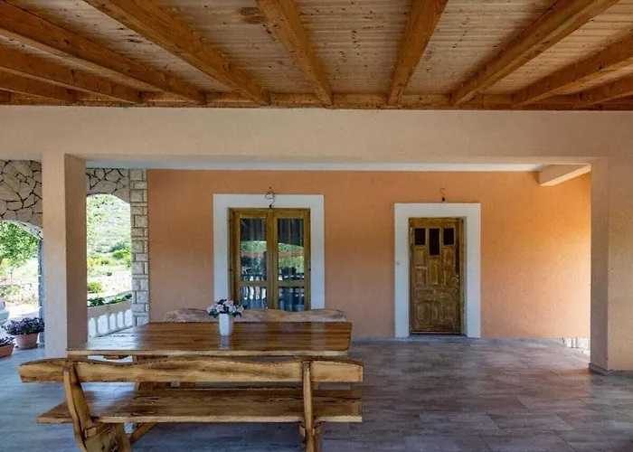 Laetitia With Pool Comfortable