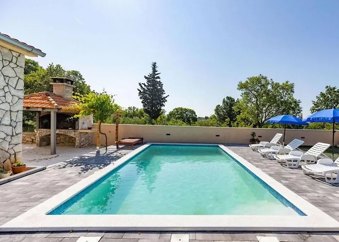 Laetitia With Pool Comfortable * Banjevci