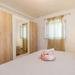 Vakantiehuis Laetitia With Pool Banjevci
